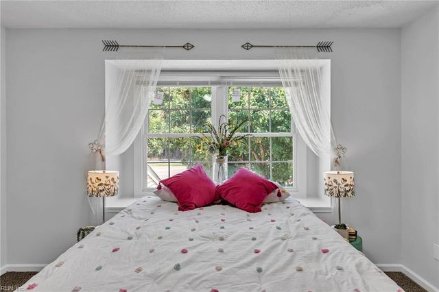 10 Warwick CIR, Chesapeake, VA 23320