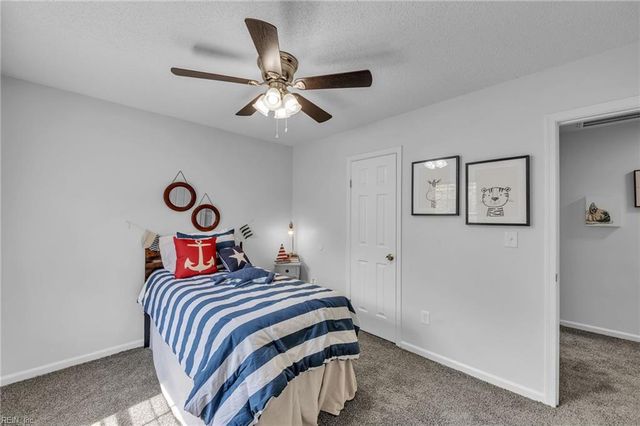 10 Warwick CIR, Chesapeake, VA 23320