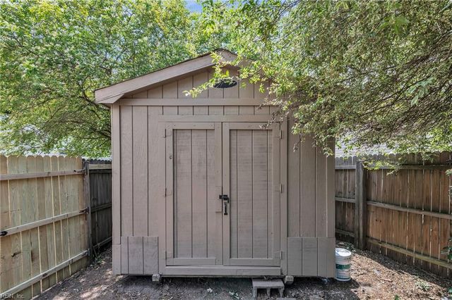 10 Warwick CIR, Chesapeake, VA 23320