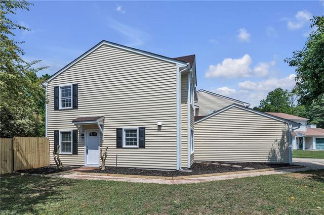 10 Warwick CIR, Chesapeake, VA 23320