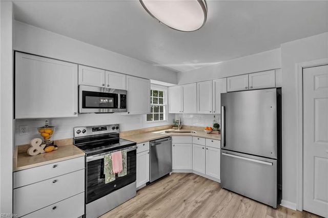 10 Warwick CIR, Chesapeake, VA 23320