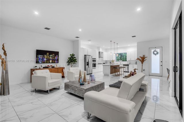 4363 NW 81st Avenue, Doral, FL 33166