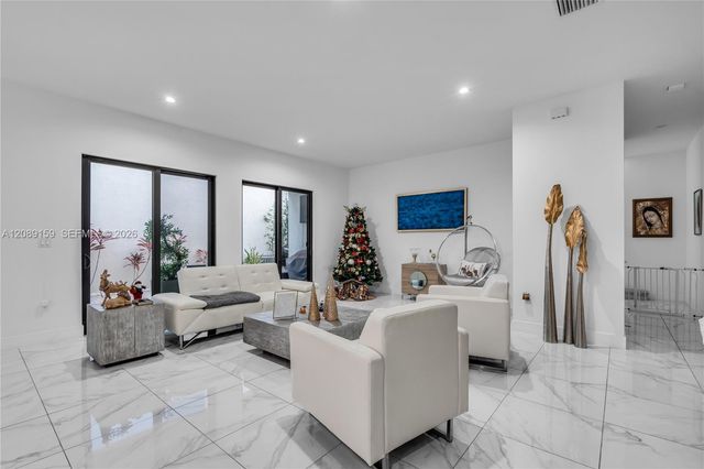 4363 NW 81st Avenue, Doral, FL 33166