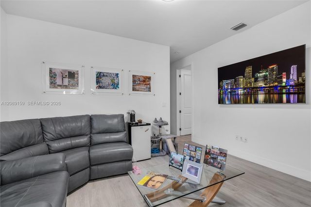 4363 NW 81st Avenue, Doral, FL 33166