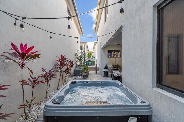 4363 NW 81st Avenue, Doral, FL 33166