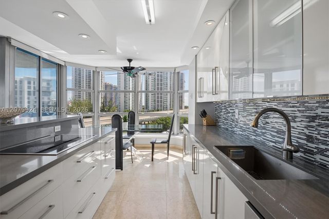 3500 Mystic Pointe Dr 805, Aventura, FL 33180