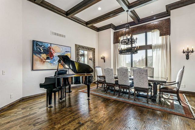 2009 N Clear Creek Court, Wichita, KS 67230