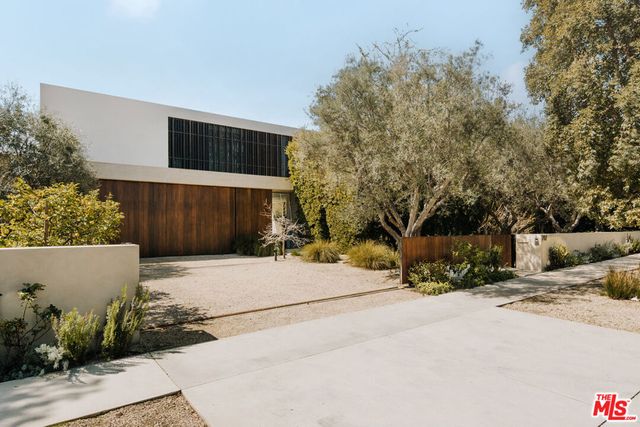 717 Moreno Avenue, Los Angeles, CA 90049