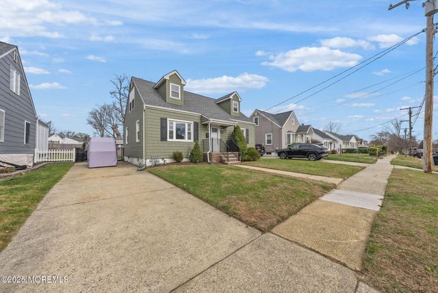 72 Barkalow Avenue, Freehold, NJ 07728