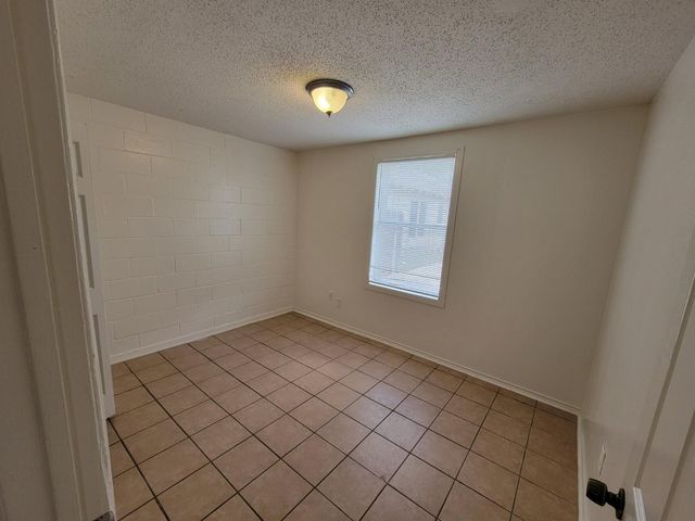 7124 Avenue I 2, Houston, TX 77011