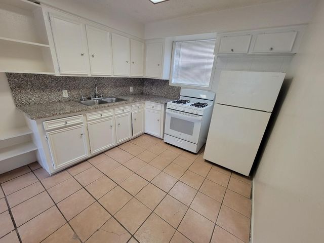 7124 Avenue I 2, Houston, TX 77011