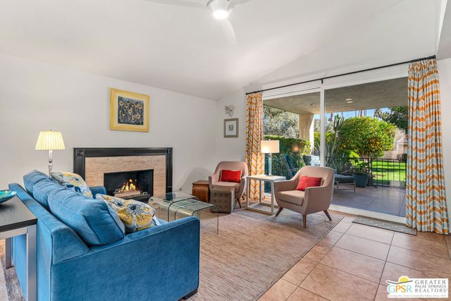 2102 S Via Mazatlan, Palm Springs, CA 92264