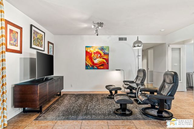 2102 S Via Mazatlan, Palm Springs, CA 92264