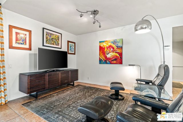 2102 S Via Mazatlan, Palm Springs, CA 92264