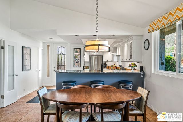 2102 S Via Mazatlan, Palm Springs, CA 92264