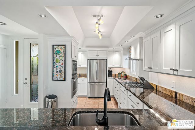 2102 S Via Mazatlan, Palm Springs, CA 92264