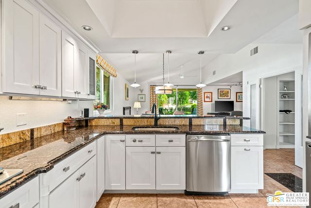 2102 S Via Mazatlan, Palm Springs, CA 92264