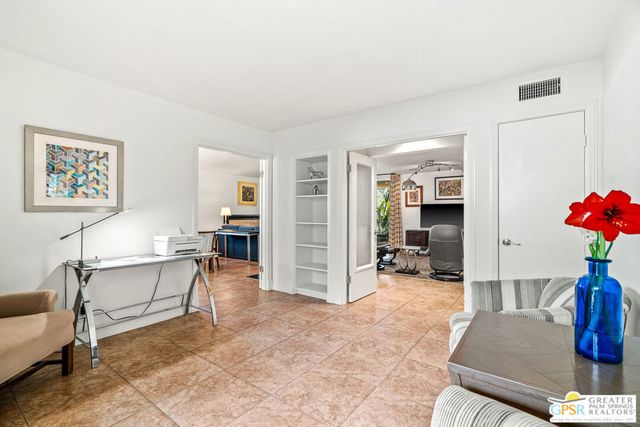 2102 S Via Mazatlan, Palm Springs, CA 92264