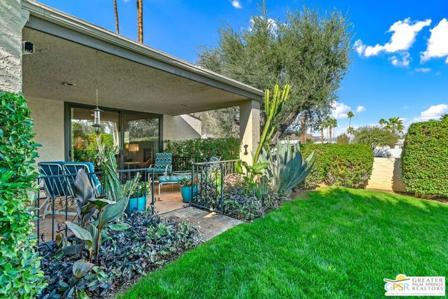 2102 S Via Mazatlan, Palm Springs, CA 92264