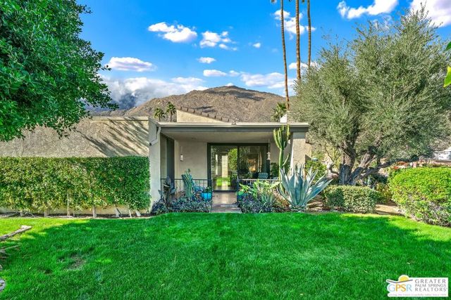 2102 S Via Mazatlan, Palm Springs, CA 92264