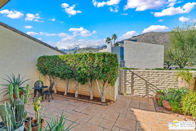 2102 S Via Mazatlan, Palm Springs, CA 92264