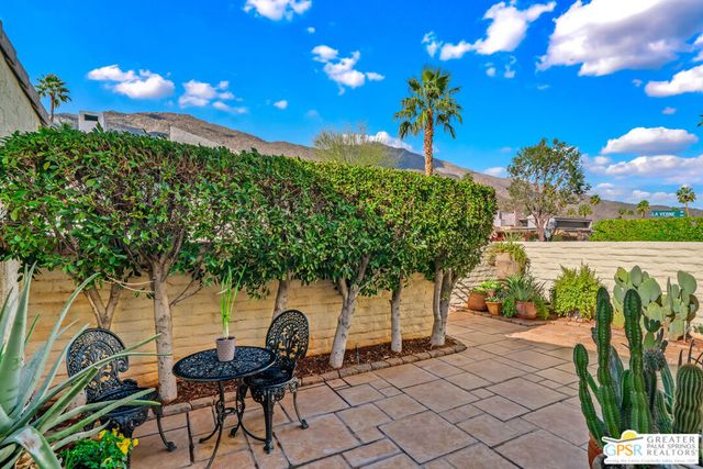 2102 S Via Mazatlan, Palm Springs, CA 92264