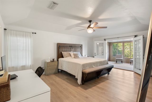 2303 Fall River Drive, Arlington, TX 76006