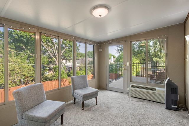 2303 Fall River Drive, Arlington, TX 76006