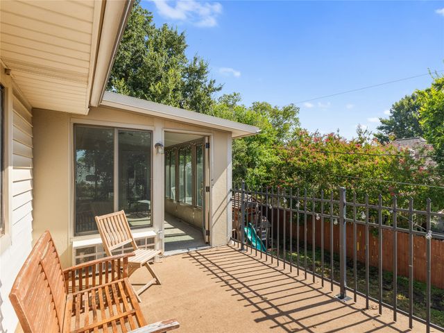 2303 Fall River Drive, Arlington, TX 76006