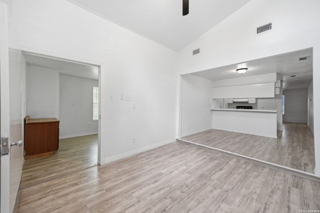 9139 LYTLE AVE, San Antonio, TX 78224
