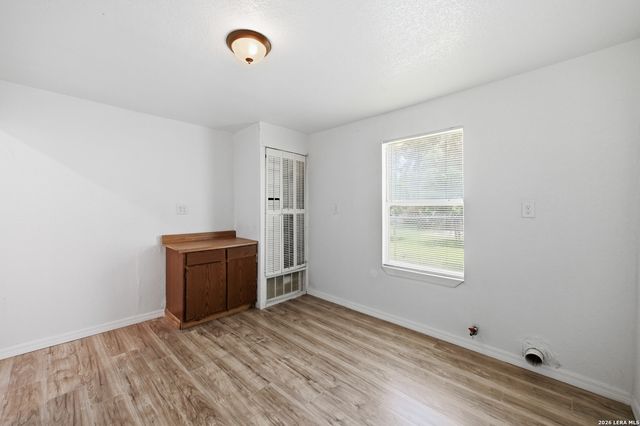 9139 LYTLE AVE, San Antonio, TX 78224