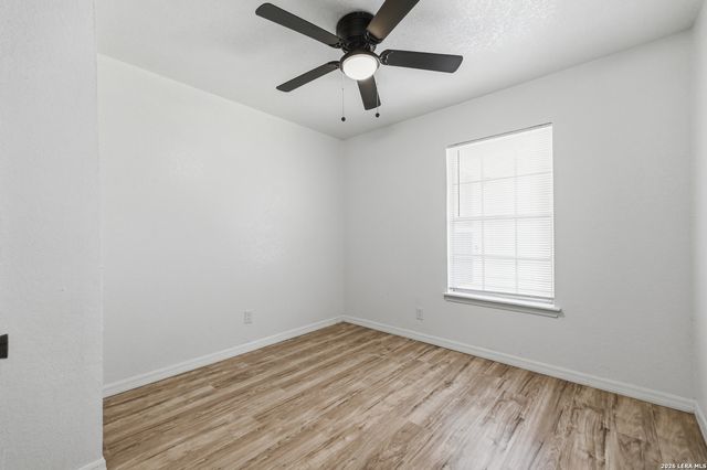 9139 LYTLE AVE, San Antonio, TX 78224