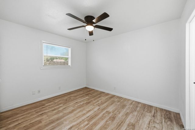 9139 LYTLE AVE, San Antonio, TX 78224