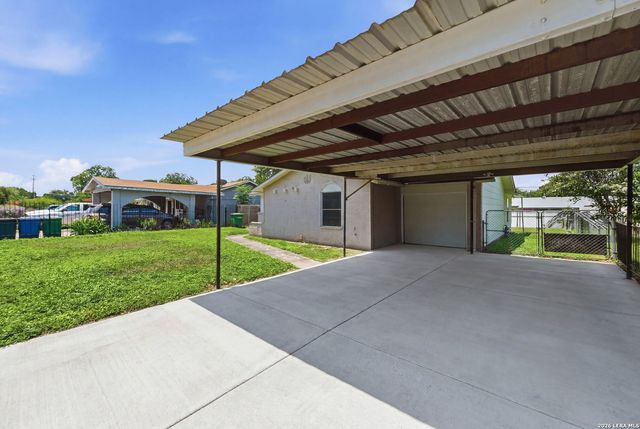 9139 LYTLE AVE, San Antonio, TX 78224