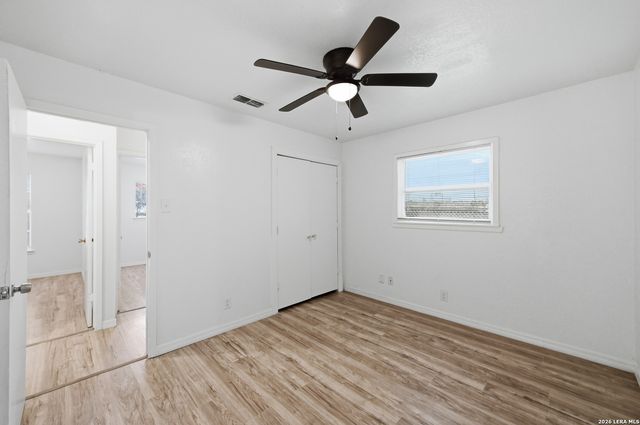 9139 LYTLE AVE, San Antonio, TX 78224