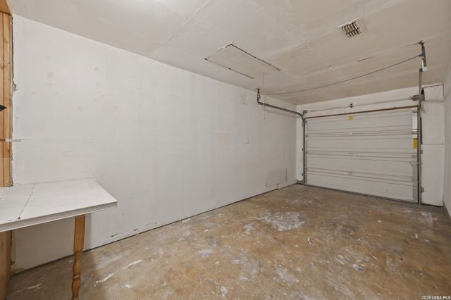 9139 LYTLE AVE, San Antonio, TX 78224