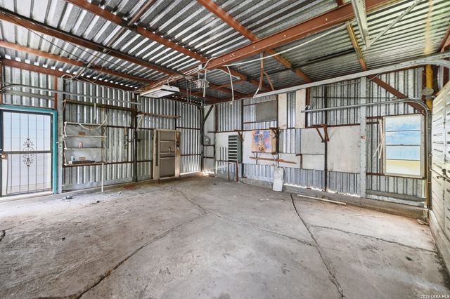 9139 LYTLE AVE, San Antonio, TX 78224