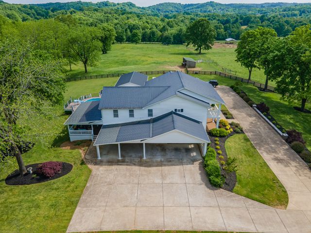 4000 Cantebury Dr, Culleoka, TN 38451