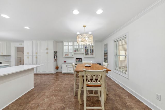 4000 Cantebury Dr, Culleoka, TN 38451