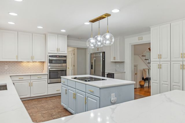 4000 Cantebury Dr, Culleoka, TN 38451