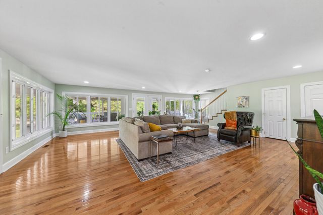 4000 Cantebury Dr, Culleoka, TN 38451