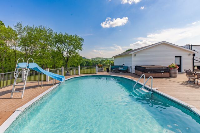 4000 Cantebury Dr, Culleoka, TN 38451