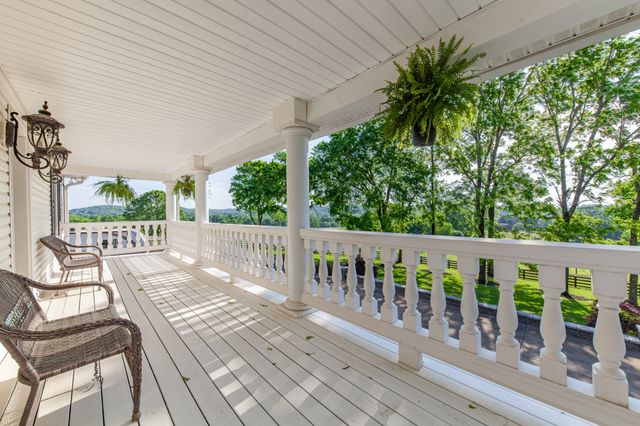 4000 Cantebury Dr, Culleoka, TN 38451