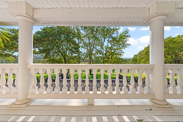 4000 Cantebury Dr, Culleoka, TN 38451