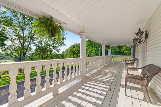 4000 Cantebury Dr, Culleoka, TN 38451