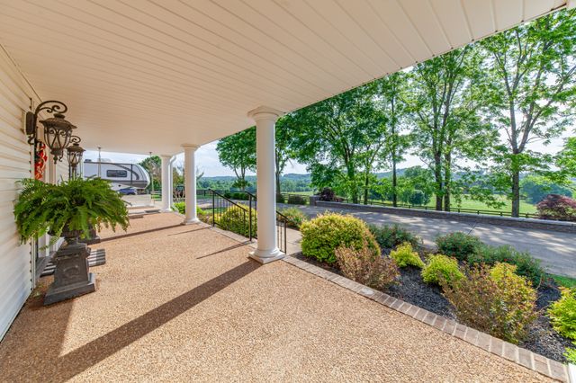 4000 Cantebury Dr, Culleoka, TN 38451