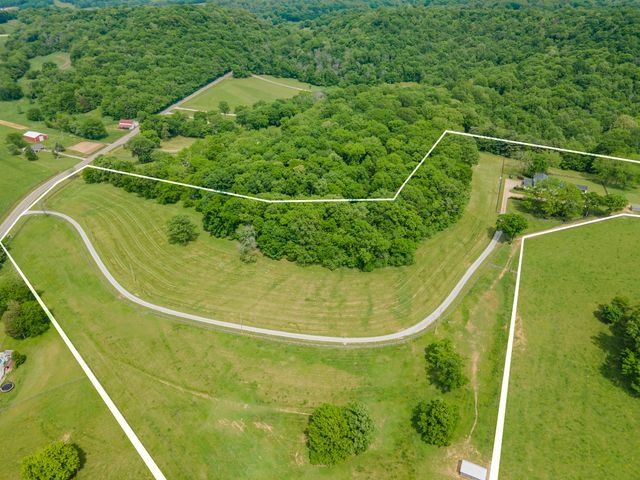 4000 Cantebury Dr, Culleoka, TN 38451