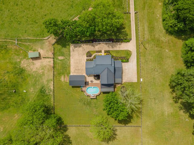 4000 Cantebury Dr, Culleoka, TN 38451