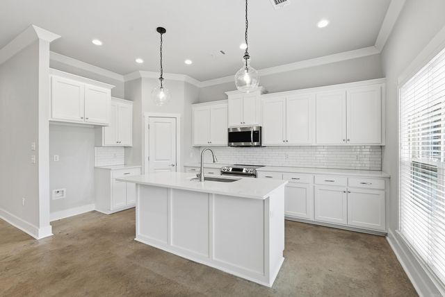 1635 Poteete Drive, Conway, AR 72034