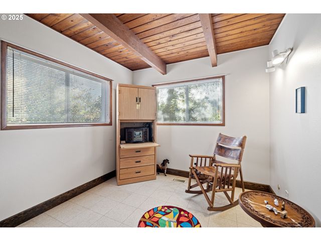 24763 STURTEVANT Dr, Veneta, OR 97487